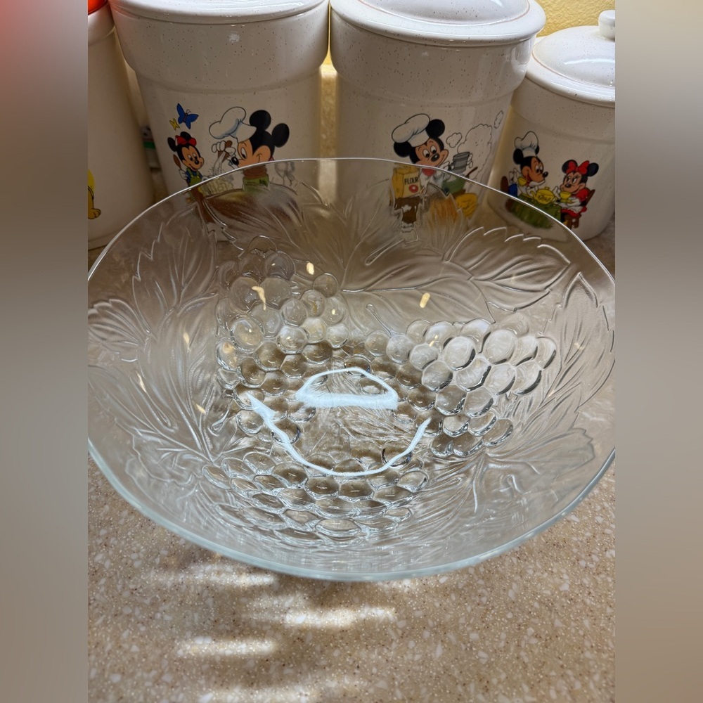 Vintage Large Clear Glass Decorative Bowl Grapes vines Leaves